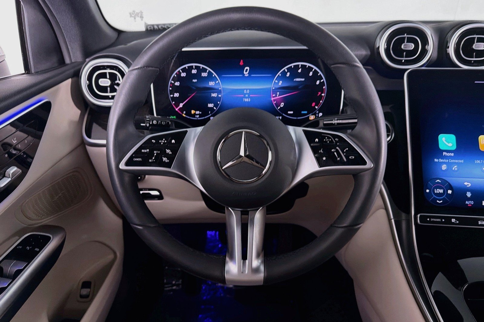 Certified Used 2025 Polar White Mercedes-Benz GLC 300 image 21
