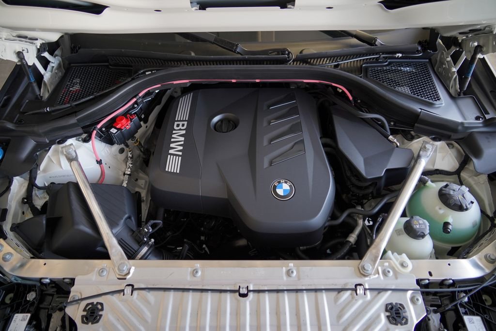 New 2026 Alpine White BMW 30 xDrive image 20
