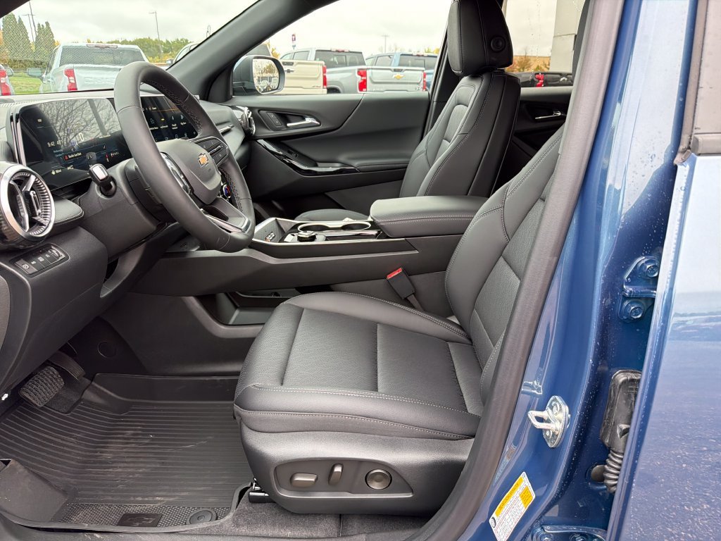 2027 Chevrolet Equinox LT - Photo 10