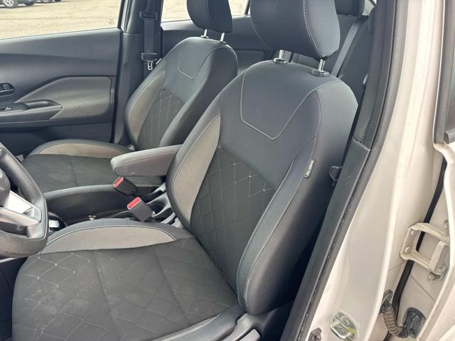 Used 2020 White Nissan S image 23