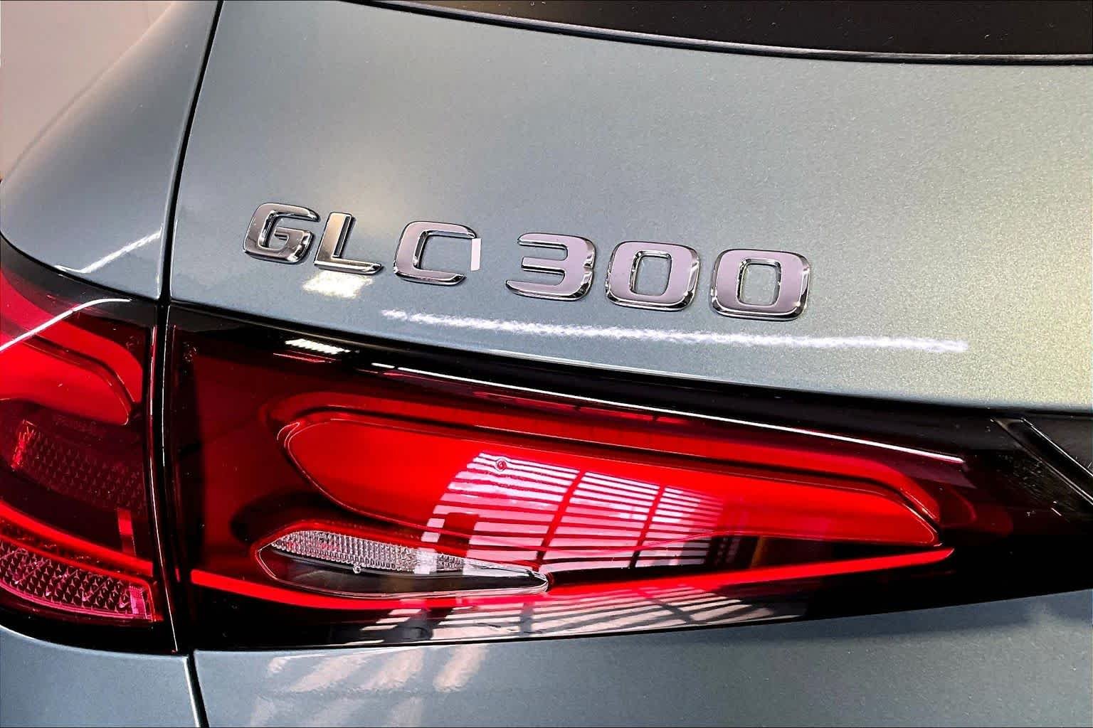 Certified Used 2026 Verde Silver Metallic Mercedes-Benz GLC 300 image 33