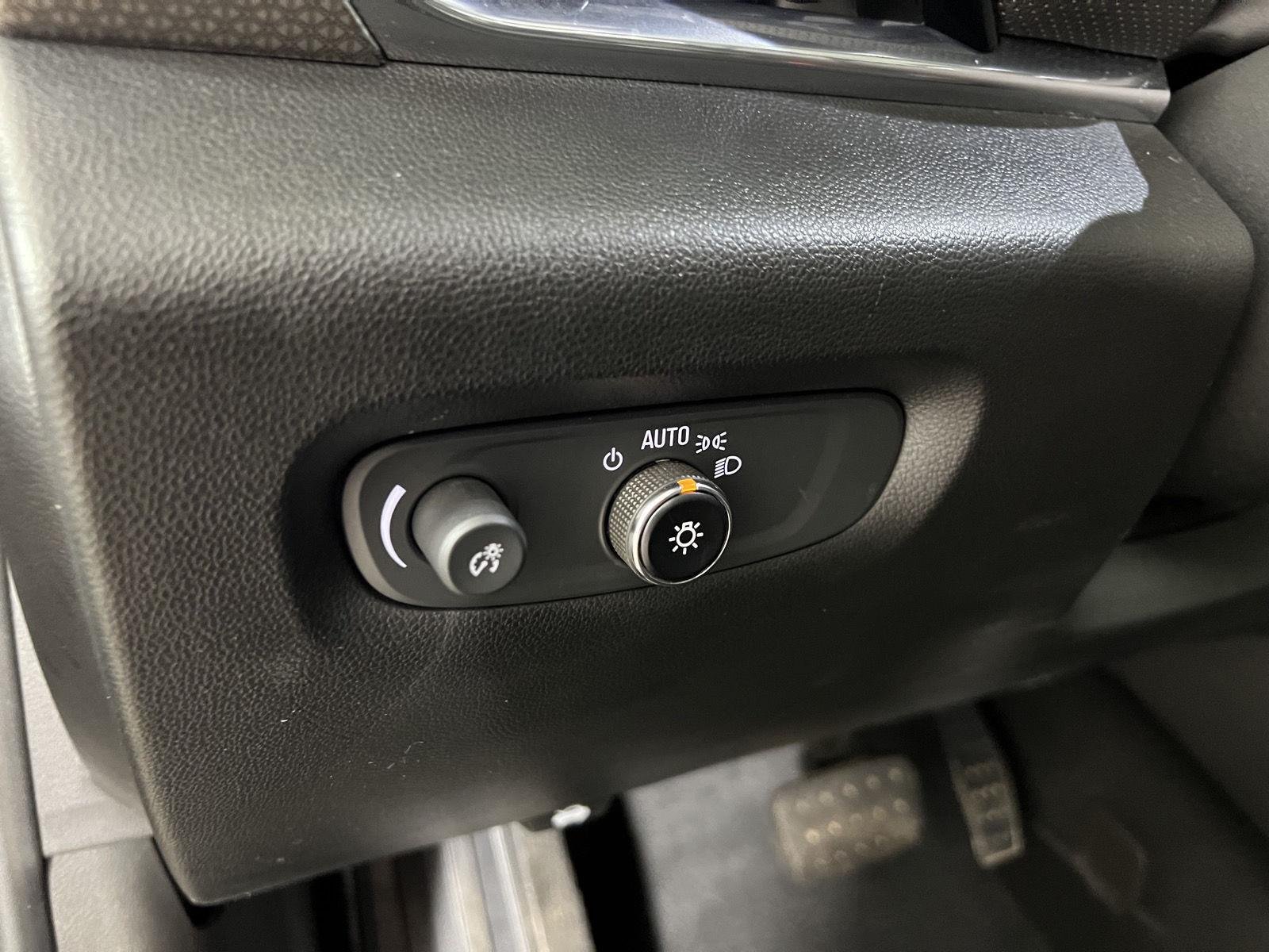 Used 2023 Mosaic Black Metallic Chevrolet Premier image 18