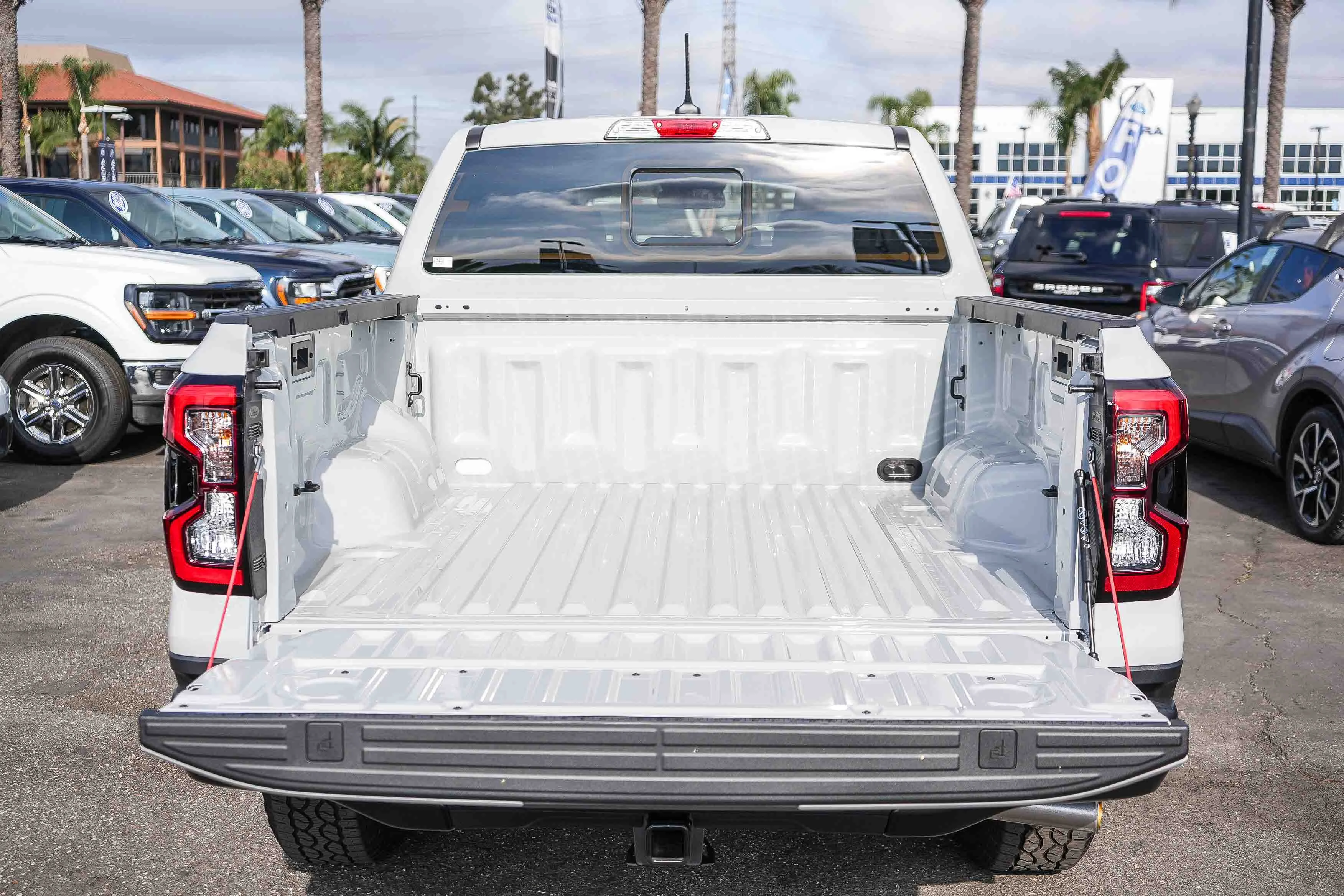 New 2026 Avalanche Ford XLT image 12