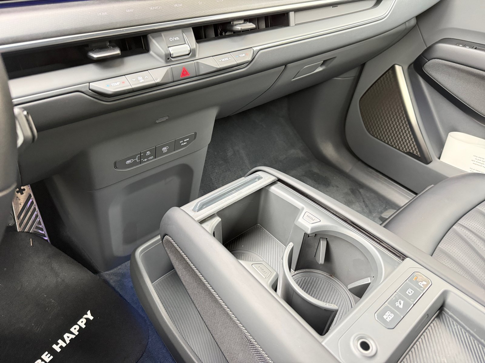 Used 2024 Snow White Pearl Kia GT-Line image 13