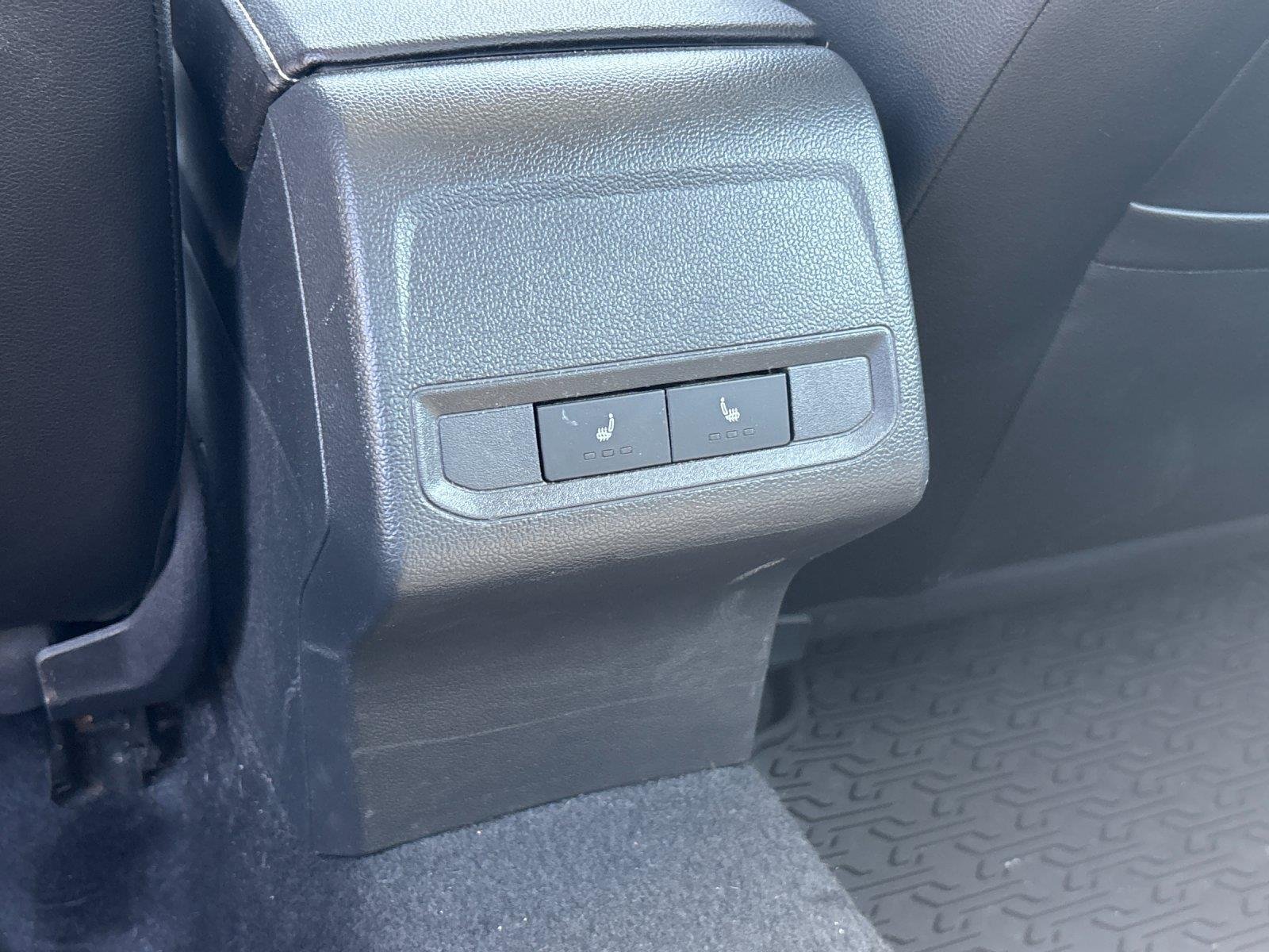 Used 2023 Platinum Gray Metallic Volkswagen SEL image 33