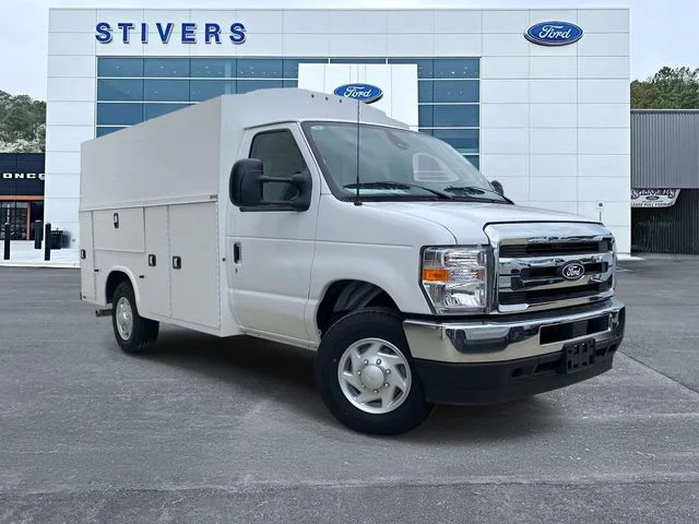 2026 Ford E-Series SRW E-350 Super Duty 138 in WB's photo
