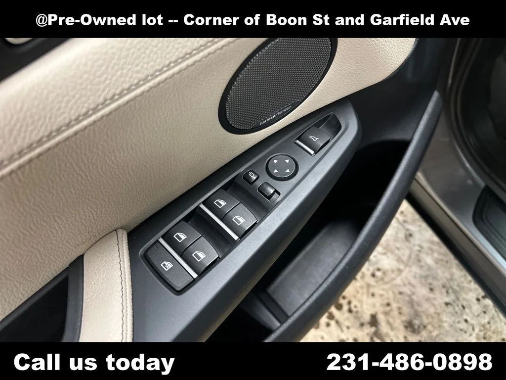 Used 2016 Gray BMW xDrive28i image 16