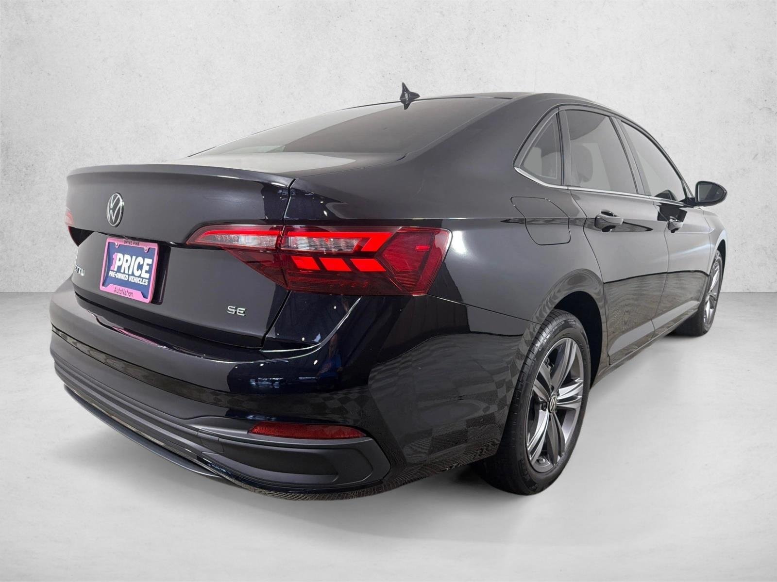 Used 2024 Black Volkswagen SE image 3