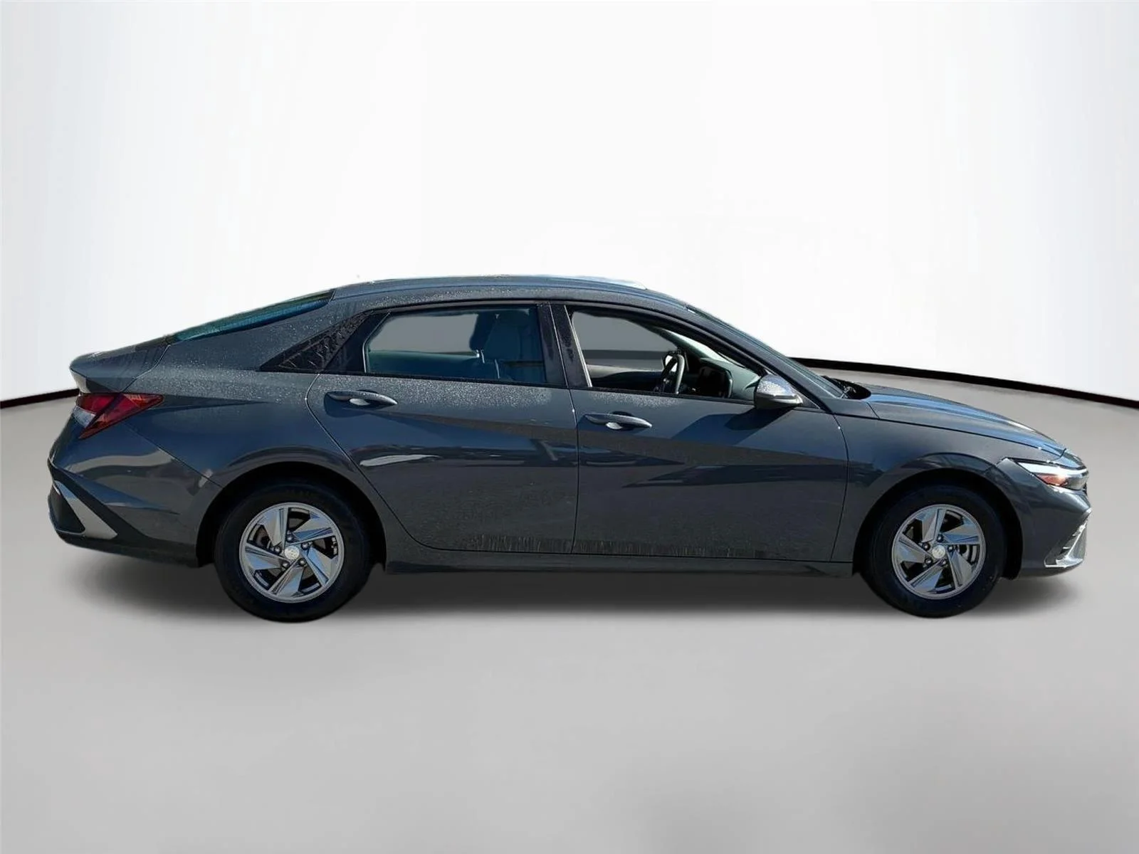Used 2024 Ecotronic Gray Hyundai SE image 5