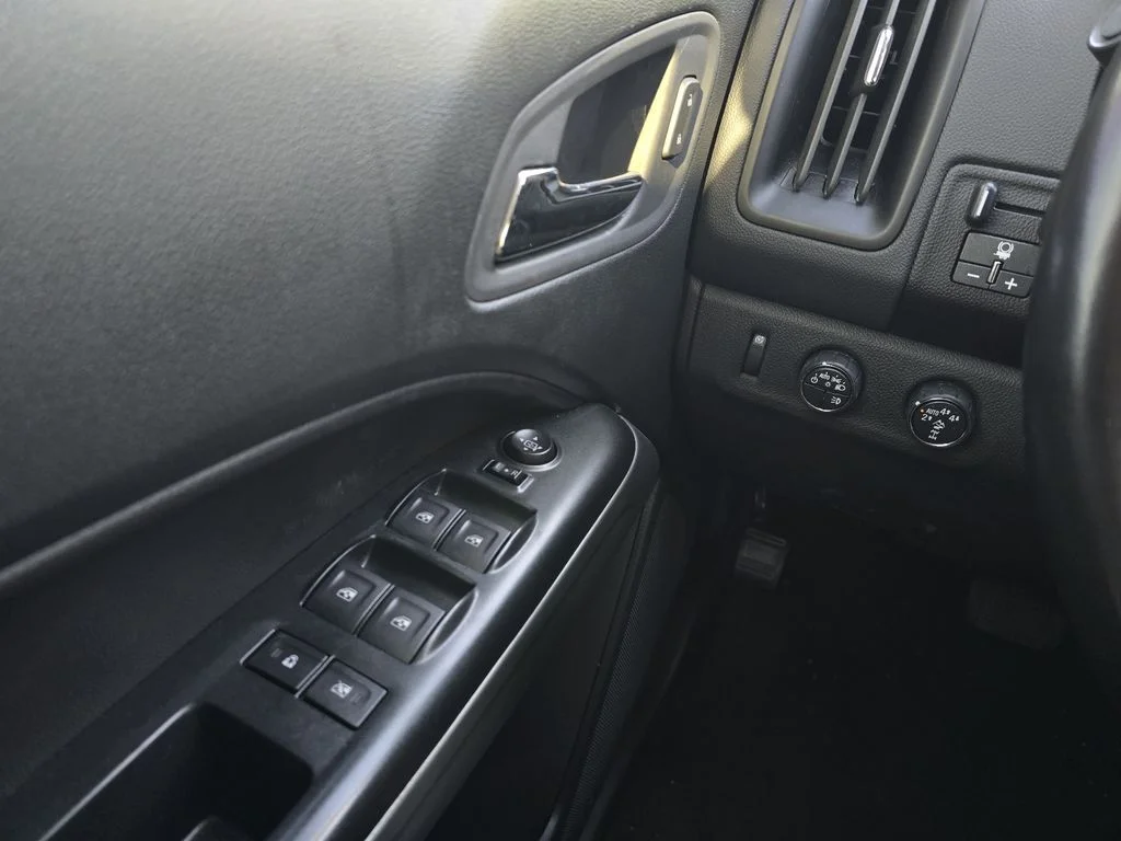 Used 2022 Black Chevrolet 4WD ZR2 image 25