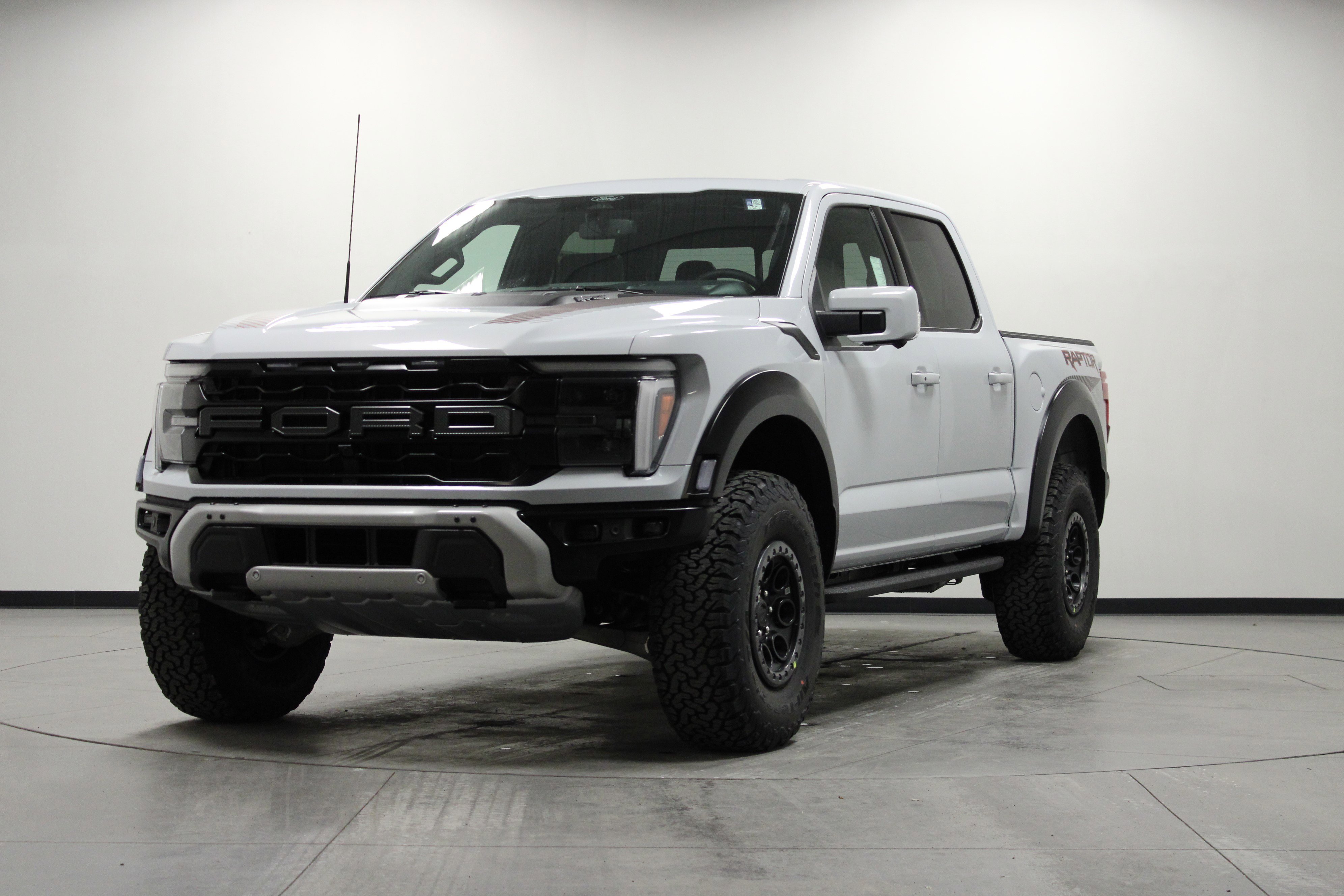New 2025 Space White Metallic Ford Raptor image 8