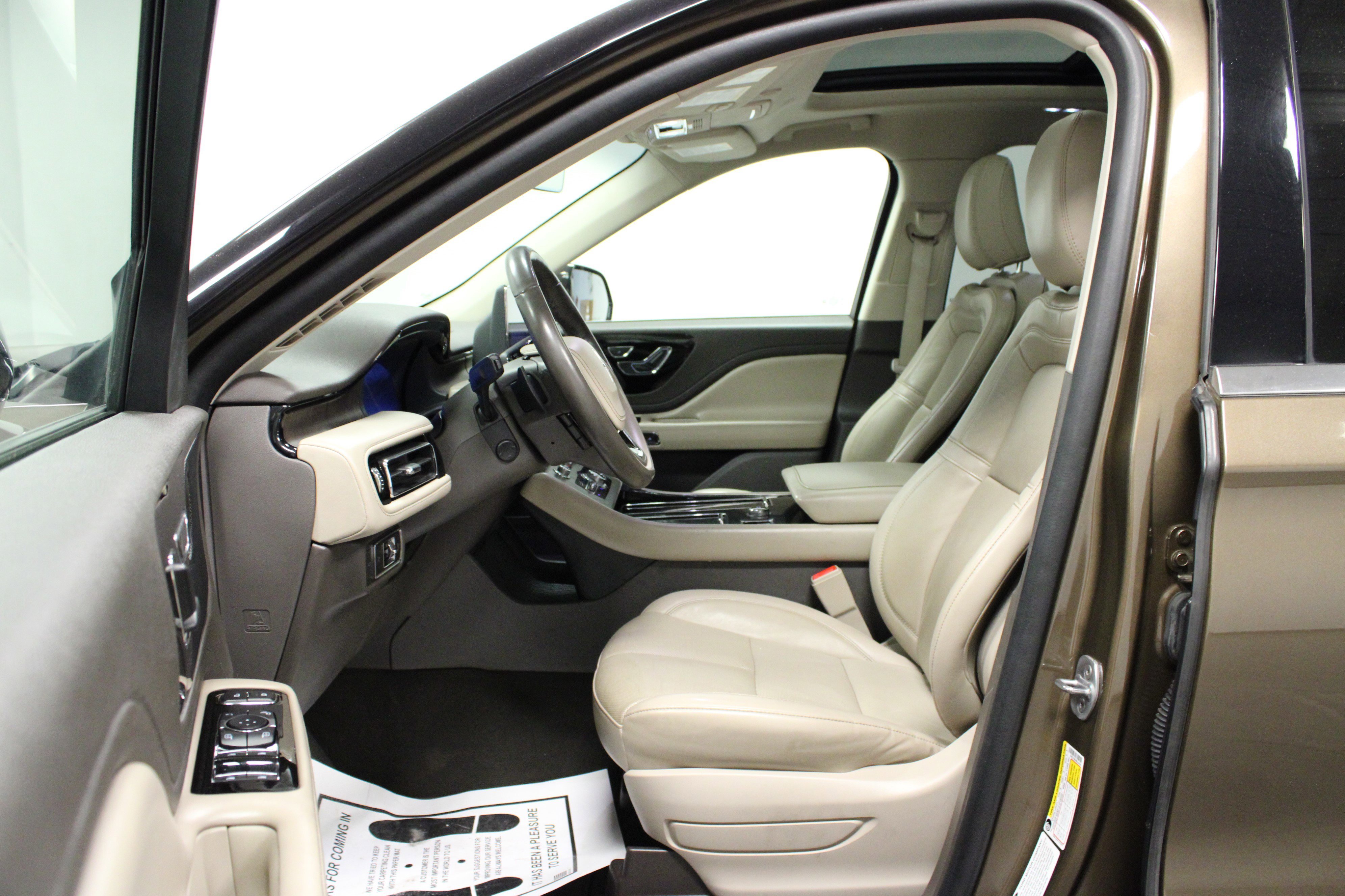 Used 2022 Bronze Smoke Metallic Clearcoat Lincoln Reserve image 12