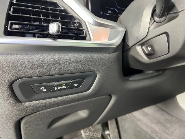 New 2026 Alpine White BMW sDrive40i image 22