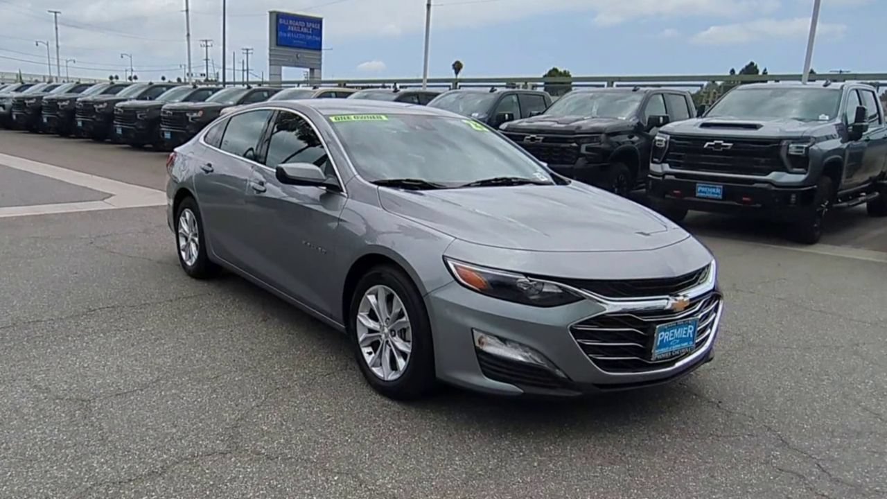 1G1ZD5ST5PF240659