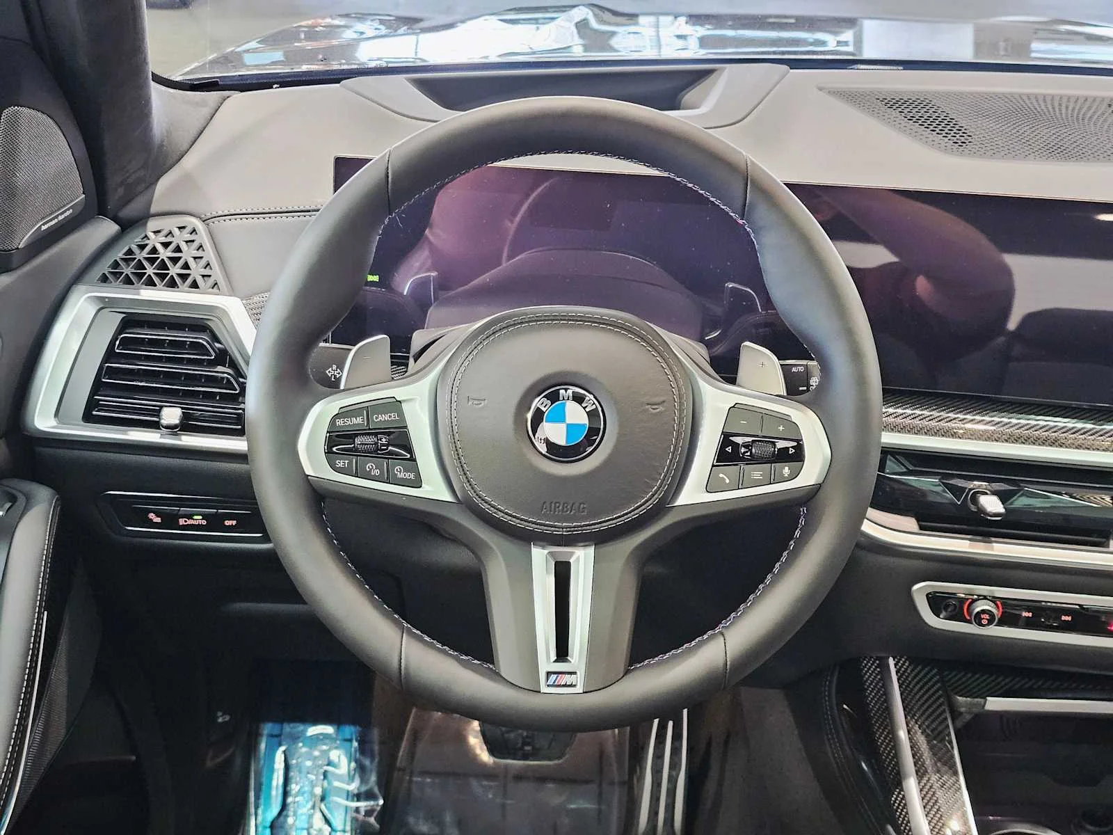 2026 BMW X7 M60i - Photo 11