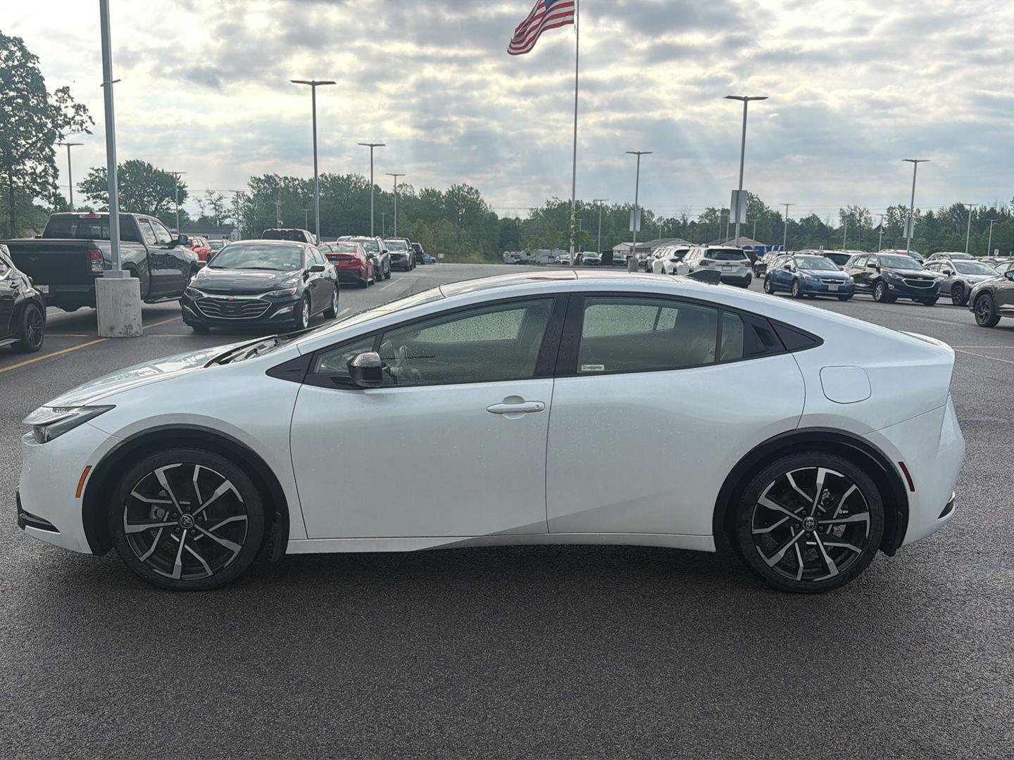 Used 2023 Wind Chill Pearl Toyota XSE image 7