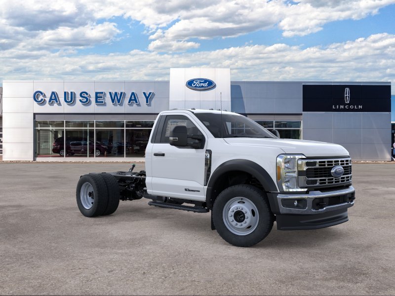 New 2026 Oxford White Ford F-550® XL image 32