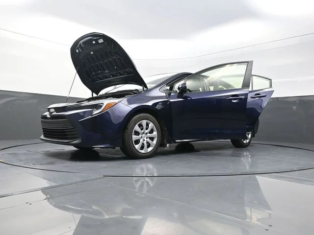 Used 2026  Toyota LE image 40