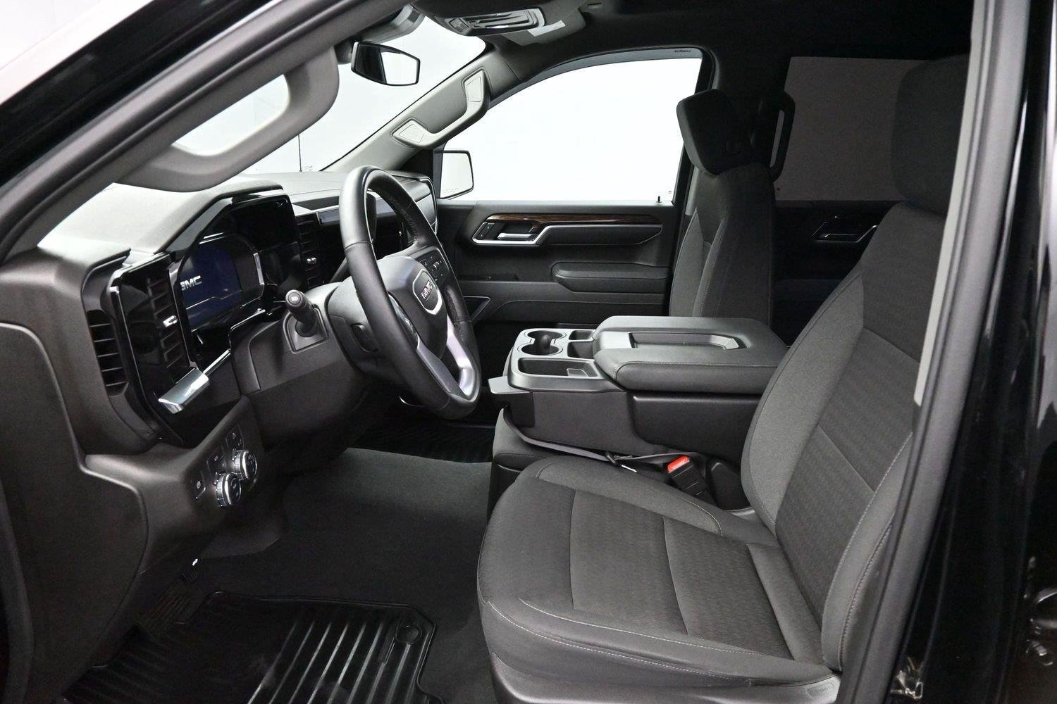 Used 2025 Onyx Black GMC Elevation image 12