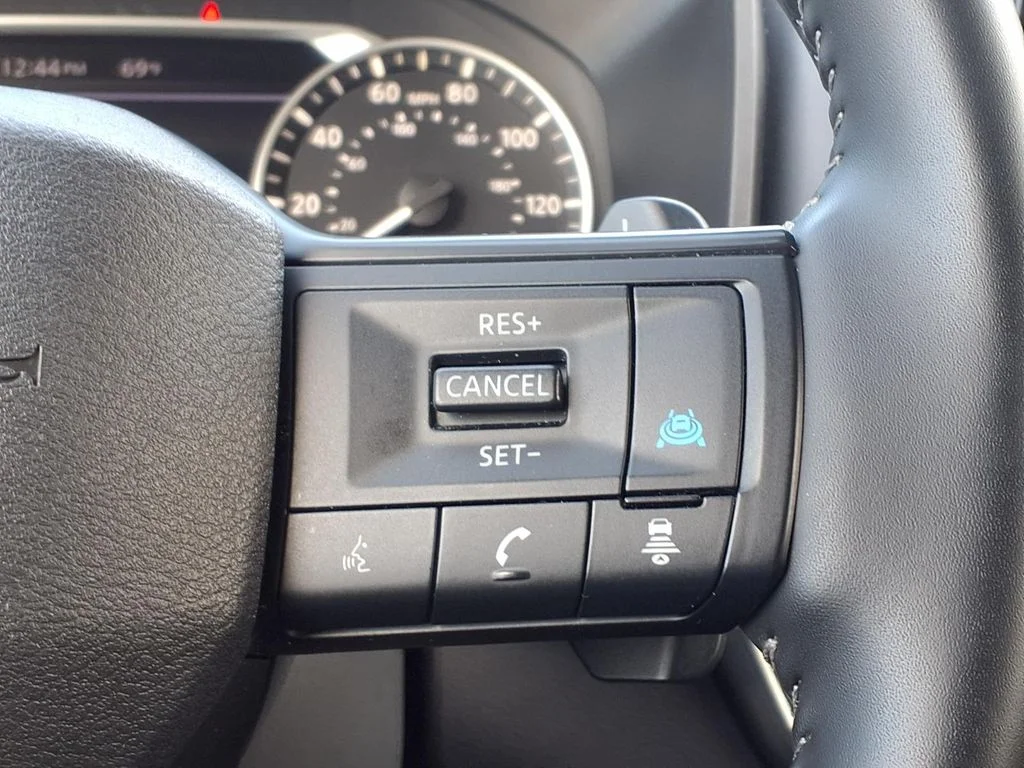 Used 2025 Super Black Nissan SV image 16