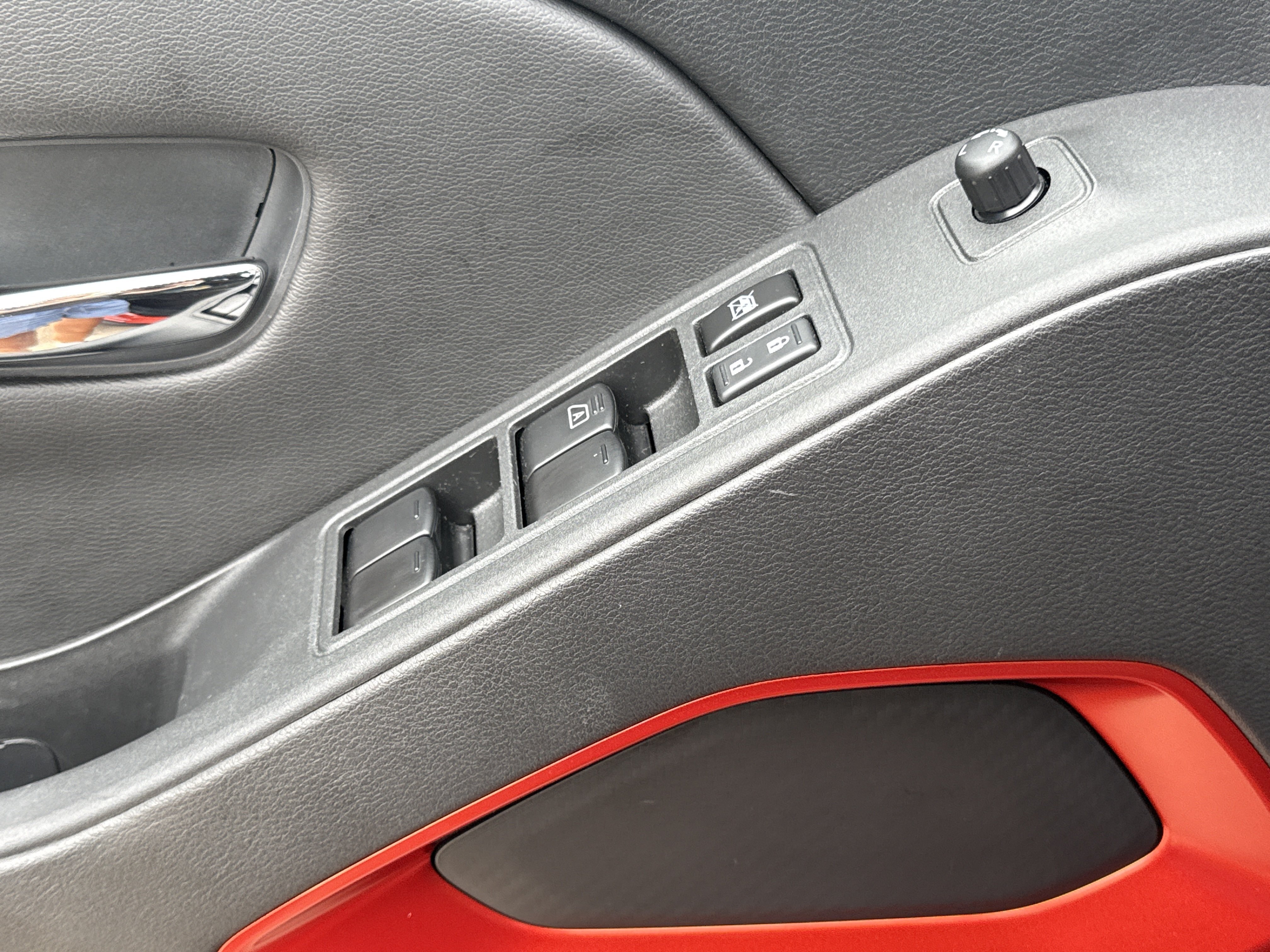 Used 2025  Nissan PRO-4X image 14