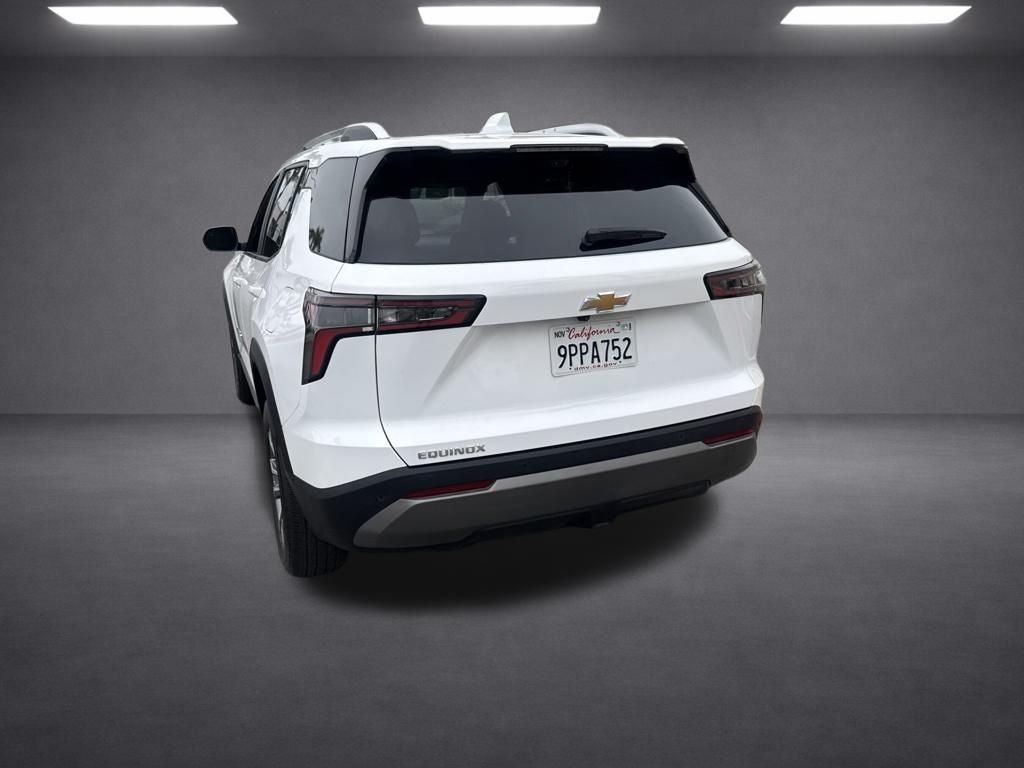 Used 2025 White Chevrolet LT image 13