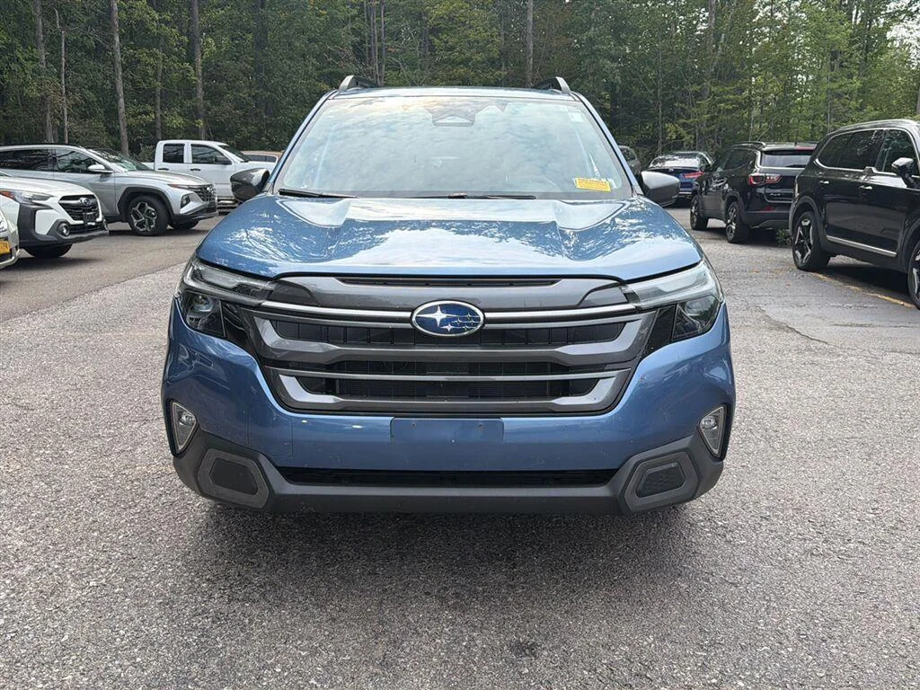 Used 2025 Horizon Blue Pearl Subaru Limited image 13