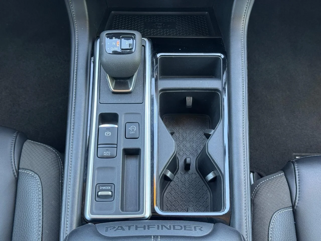 Used 2025 Brilliant Silver Metallic Nissan SL image 17