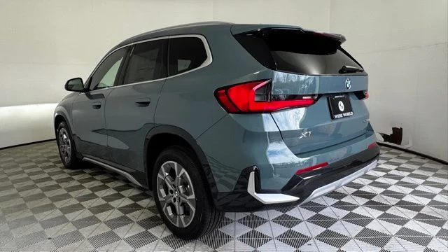 New 2026 Cape York Green Metallic BMW xDrive28i image 5