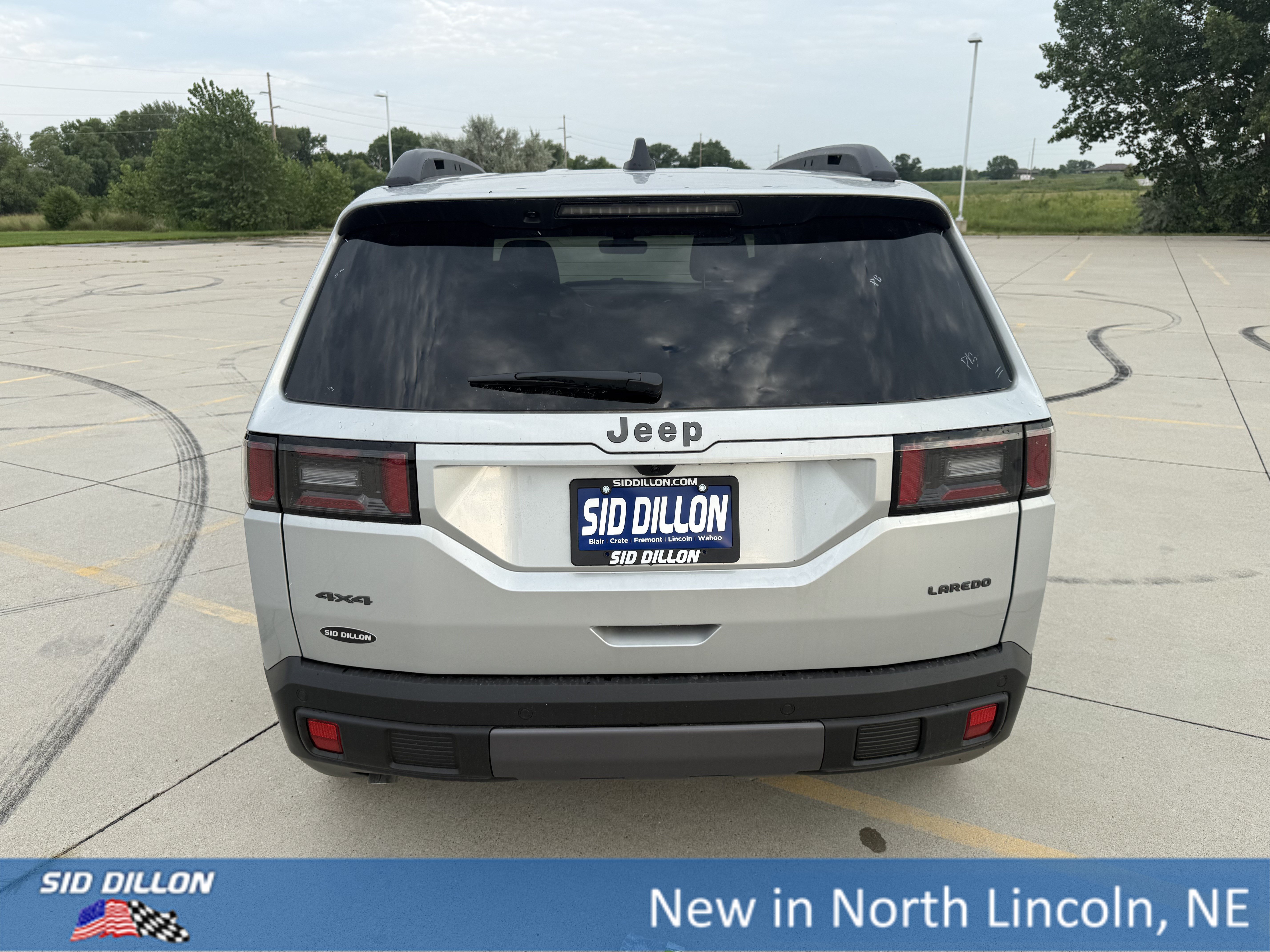 New 2026 Silver Zynith Clearcoat Jeep Laredo image 4