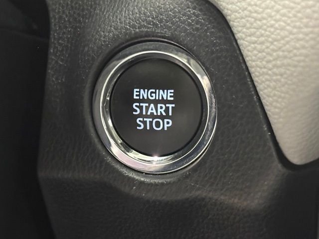 Used 2025 Beige Toyota XLE Premium image 27