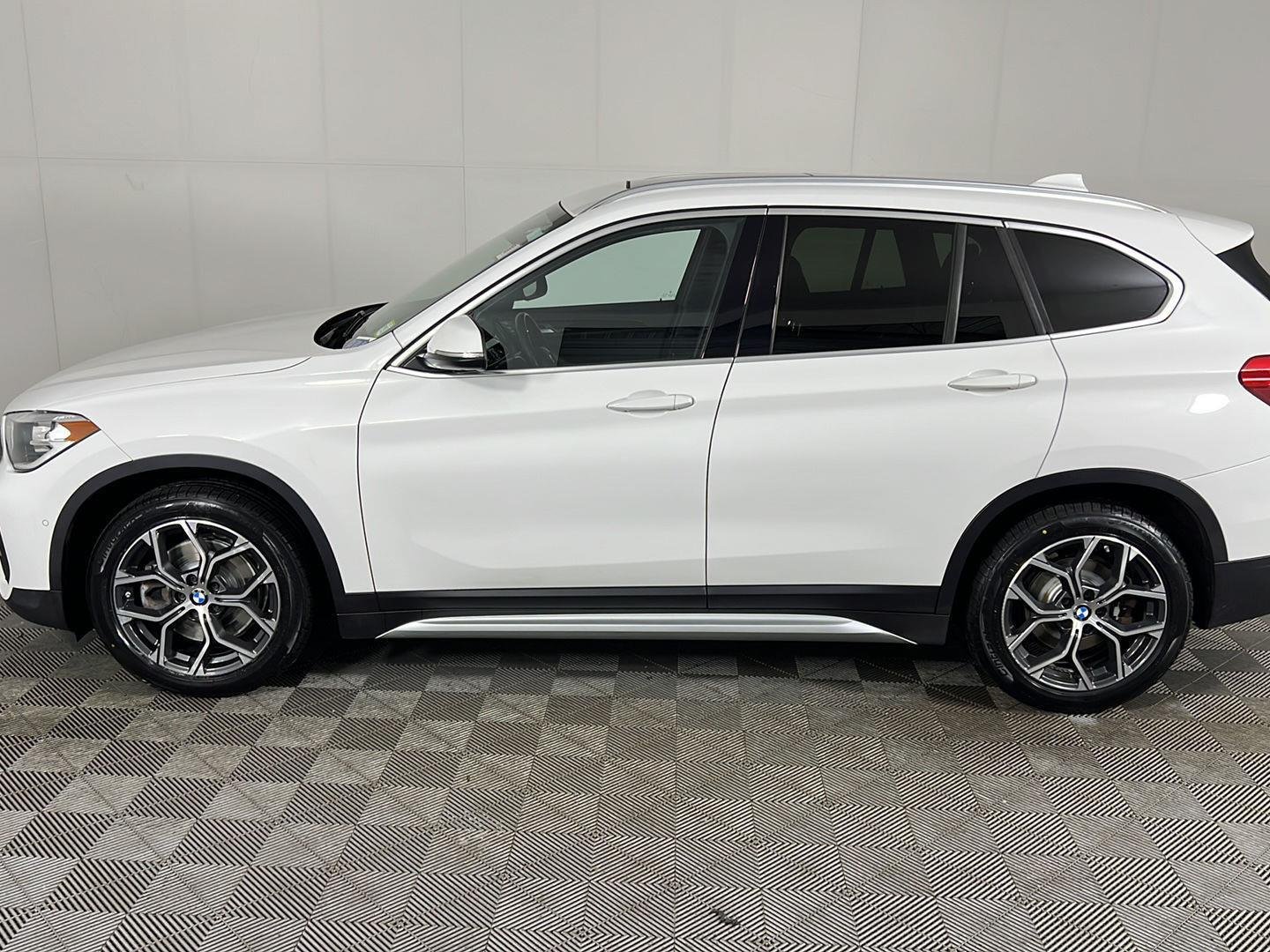 Used 2021 Alpine White BMW xDrive28i image 12