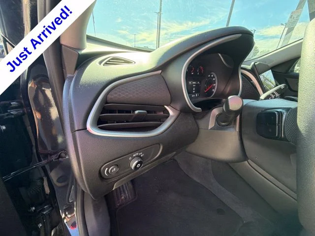 Used 2022 Gray Chevrolet LS image 38