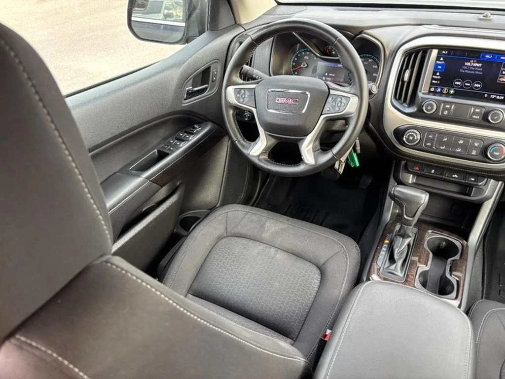 Used 2019 Onyx Black GMC 4WD SLE image 11