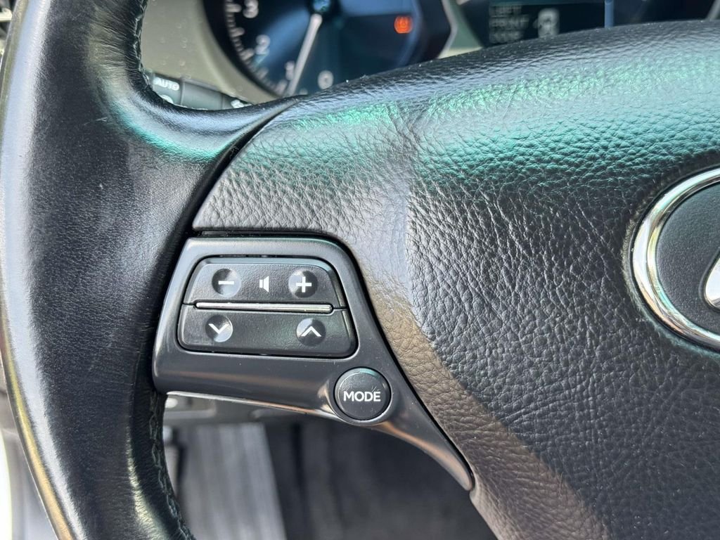 Used 2009 Silver Lexus 350 image 11
