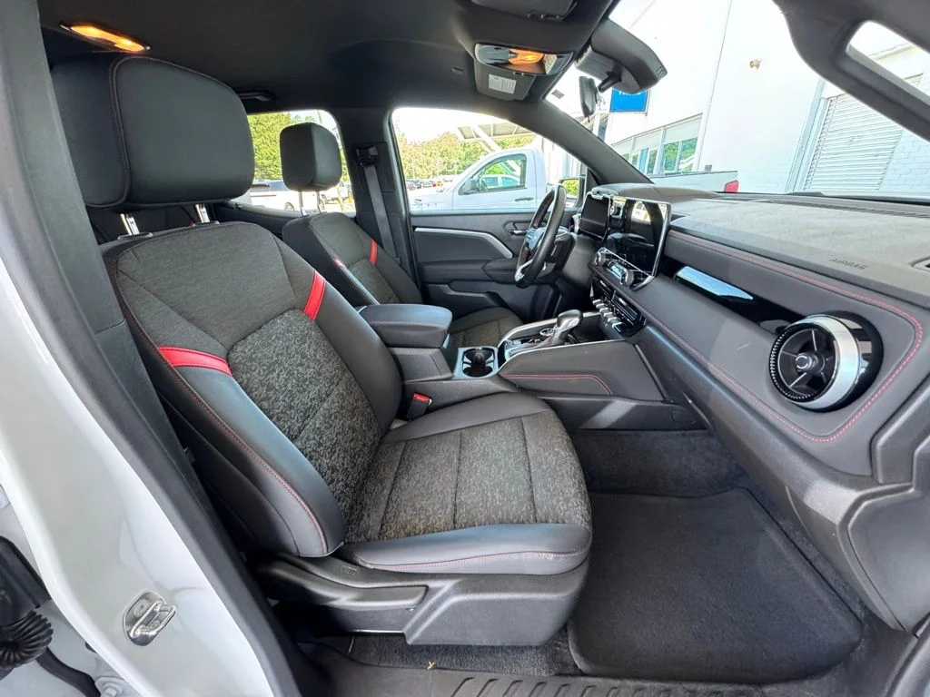 Used 2023 Summit White Chevrolet Z71 image 16