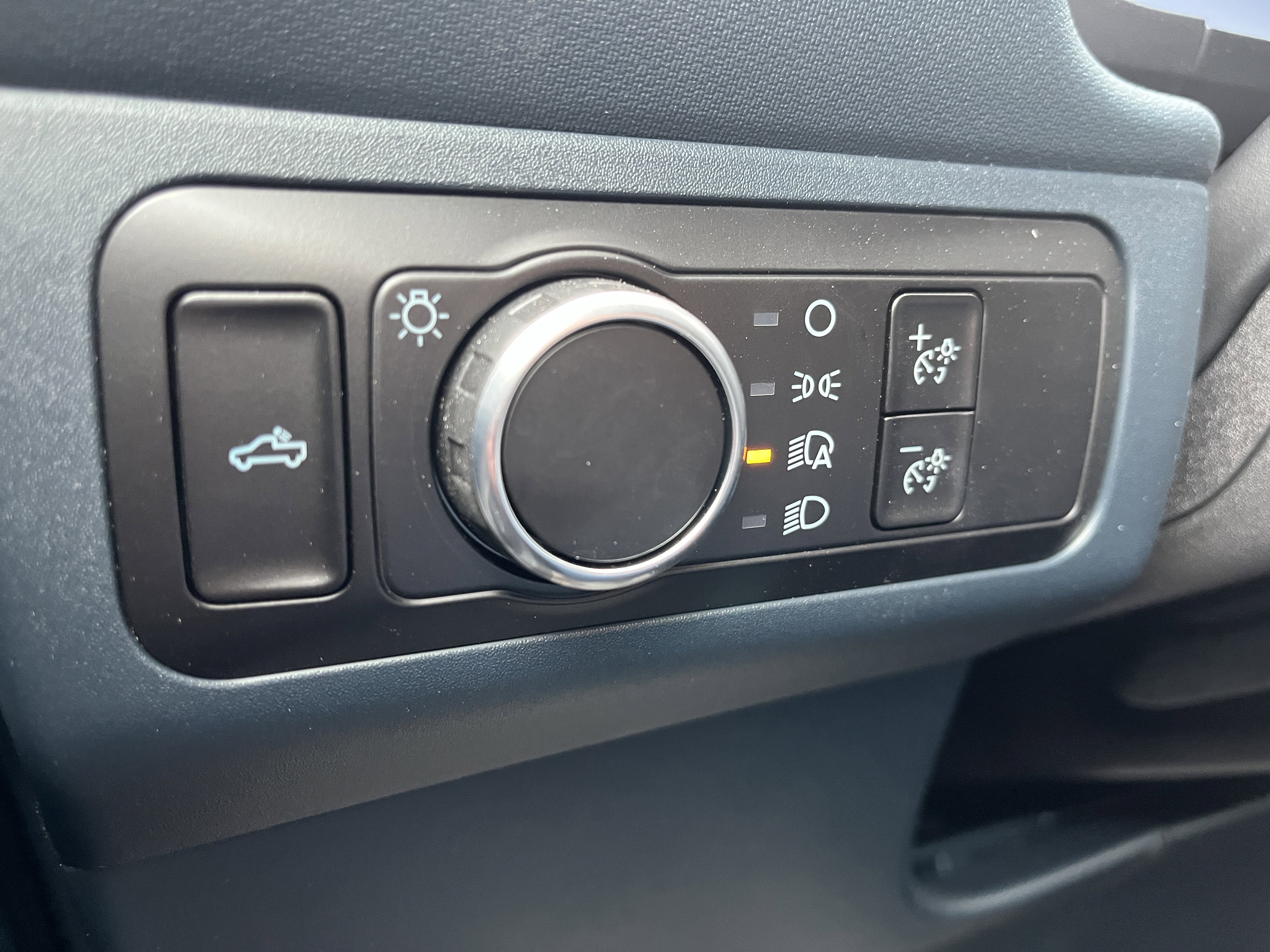 New 2026 Carbonized Gray Metallic Ford XLT image 19