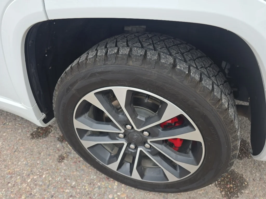 Used 2022 Bright White Jeep Overland image 35