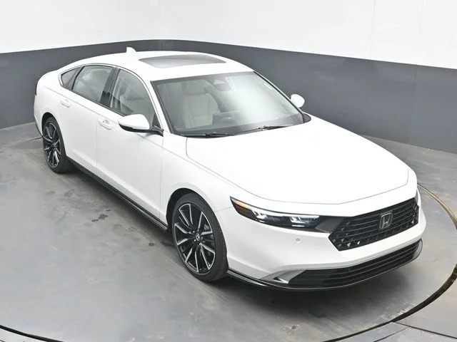 New 2026 Platinum White Pearl Honda Touring Hybrid image 16
