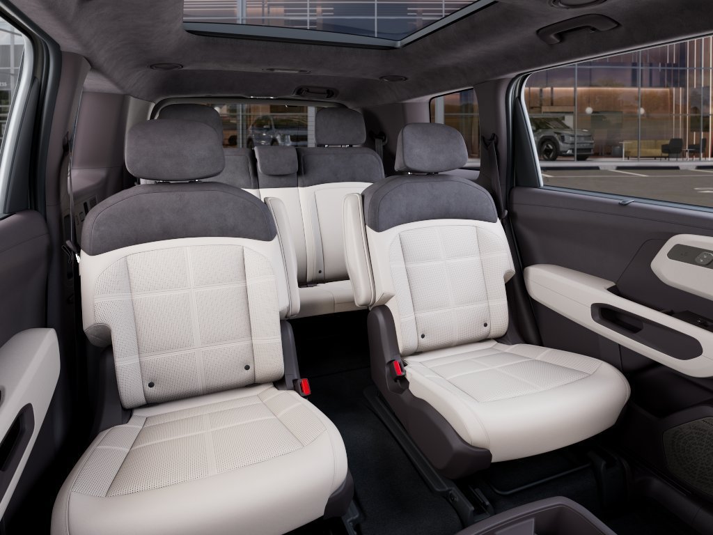 New 2027 White Kia SX Prestige image 16