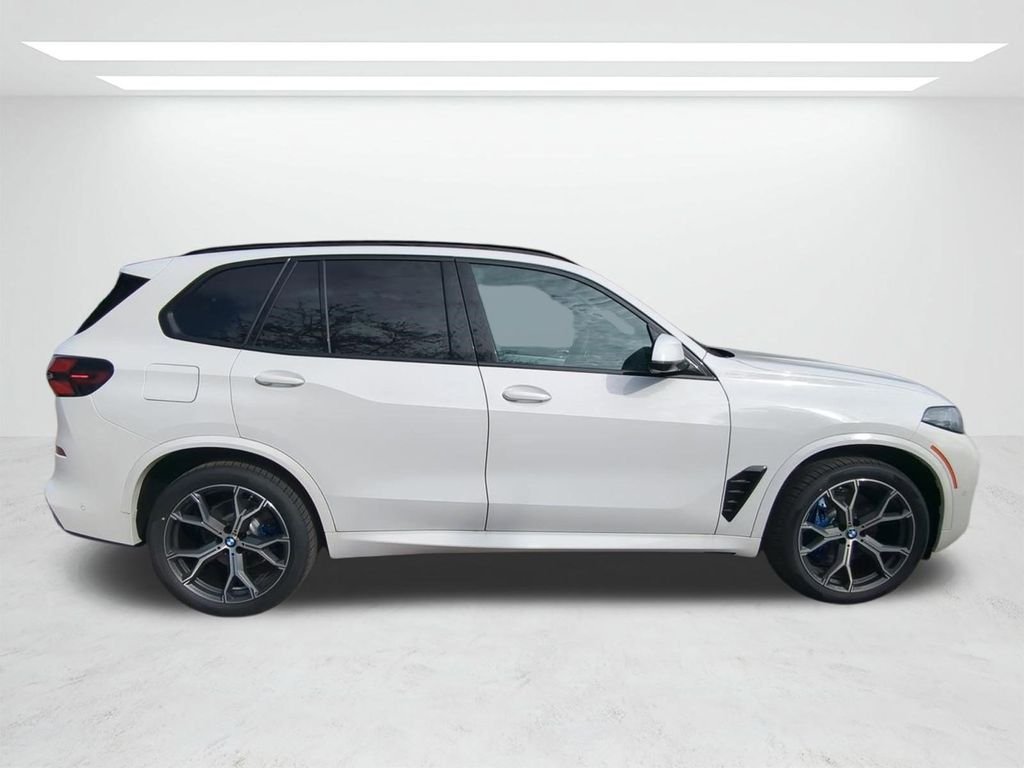 New 2026 Alpine White BMW xDrive40i image 3