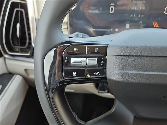 New 2026 Wolf Gray KIA EX Front-Wheel Drive image 17