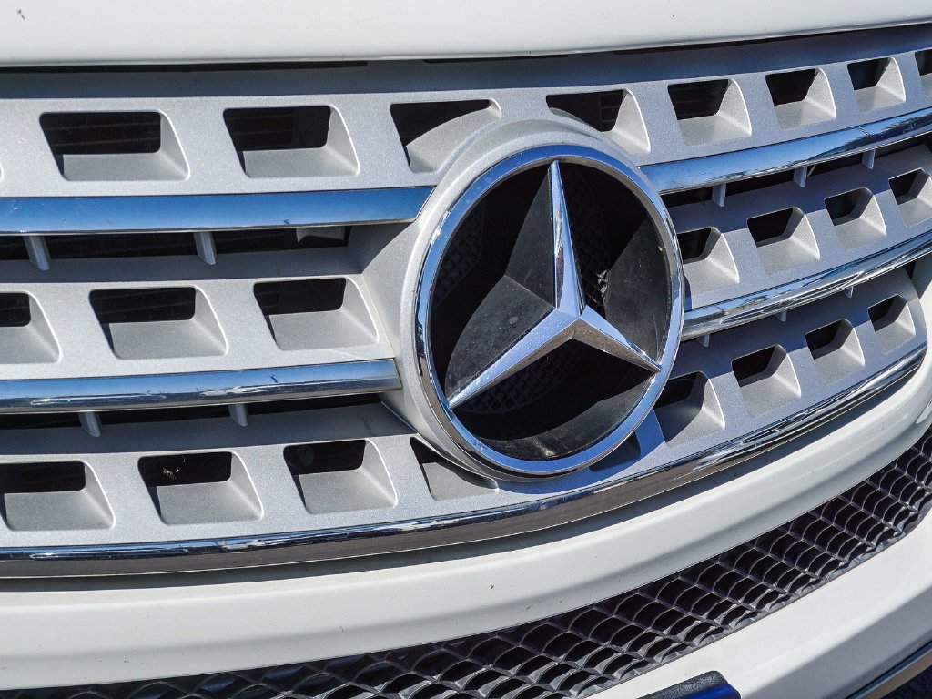 Used 2010 White Mercedes-Benz ML 350 image 11