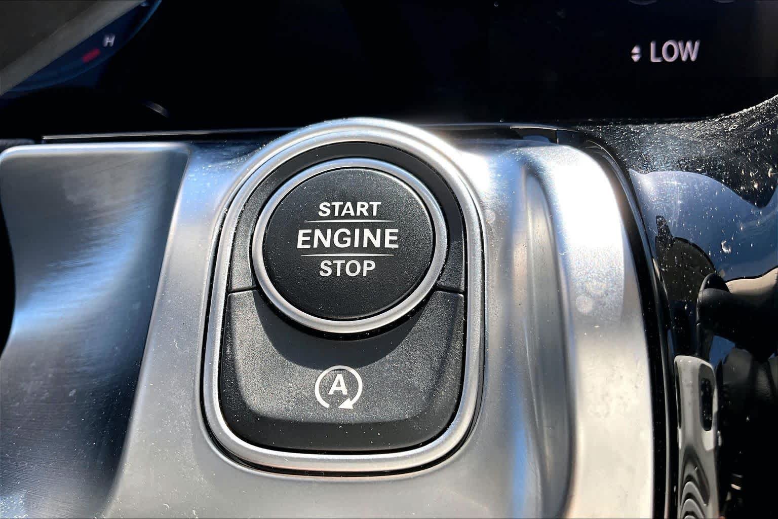 Used 2023 Polar White Mercedes-Benz GLB 250 image 33