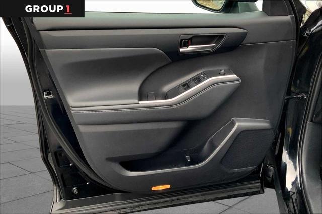 Certified Used 2021 MIDNIGHT BLACK METALLIC Toyota  image 22