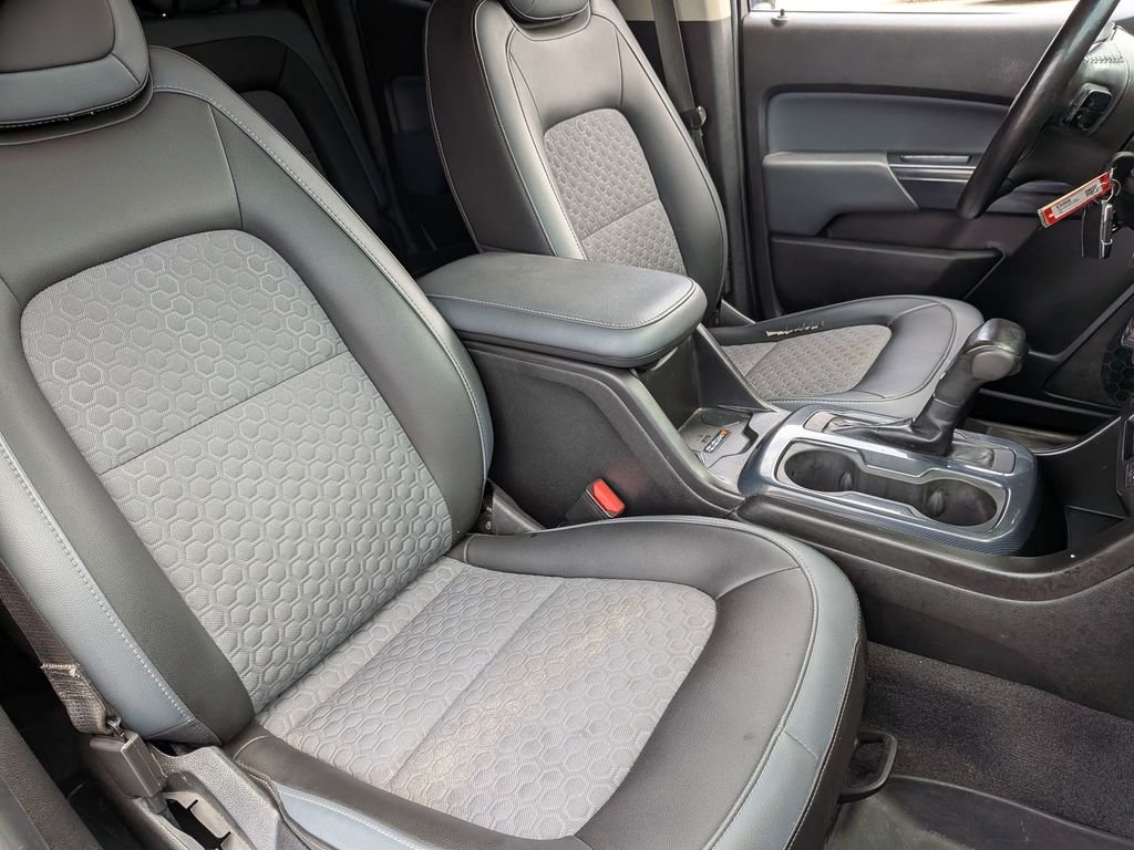 Used 2021 Gray Chevrolet Z71 image 30