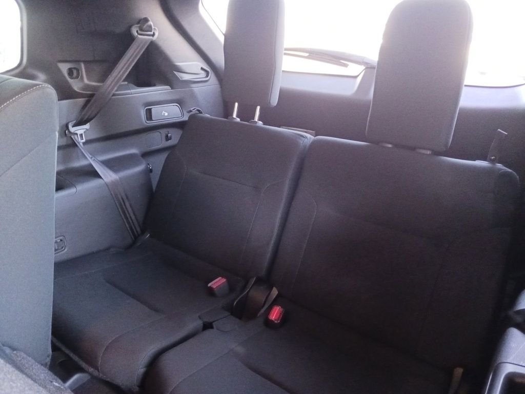 Used 2022 Red Mitsubishi ES image 28