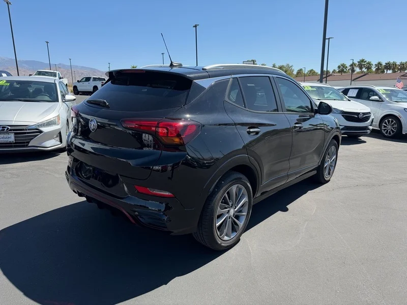 Used 2023 EBONY TWILIGHT METALLIC Buick Select image 3