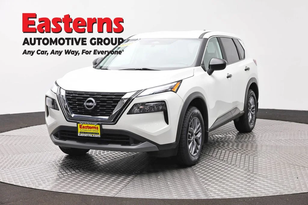 Used 2023 White Nissan S image 1