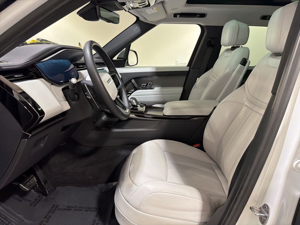 Certified Used 2023 Fuji White Land Rover SE image 11